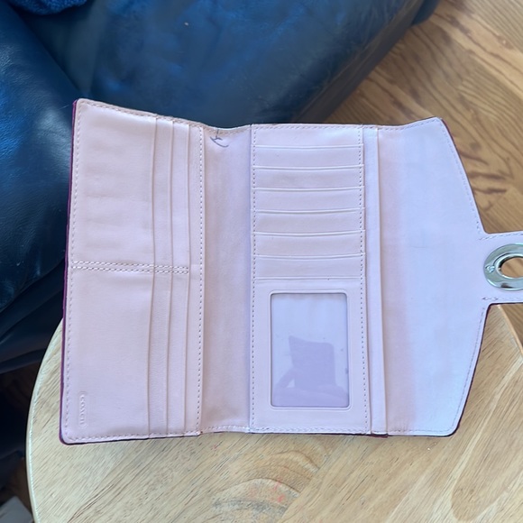 Used coach purse. This is a used purse that does show signs of wear. - Picture 5 of 6